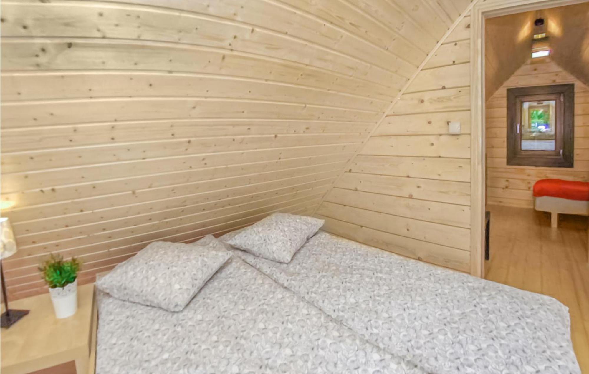 Awesome Home In Jaroslawiec With Wifi Bagian luar foto