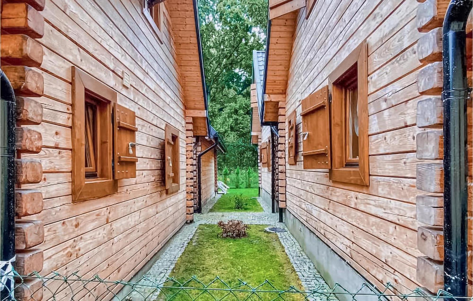 Awesome Home In Jaroslawiec With Wifi Bagian luar foto